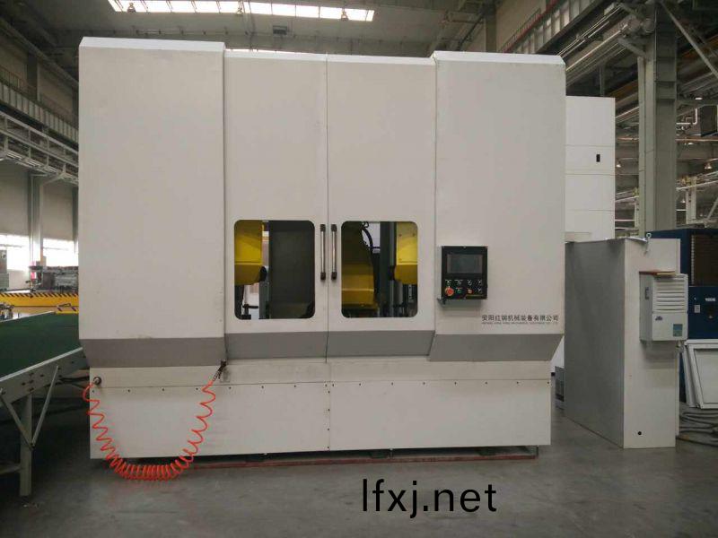 異型(xing)筦(guan)鋸(ju)切數控機牀